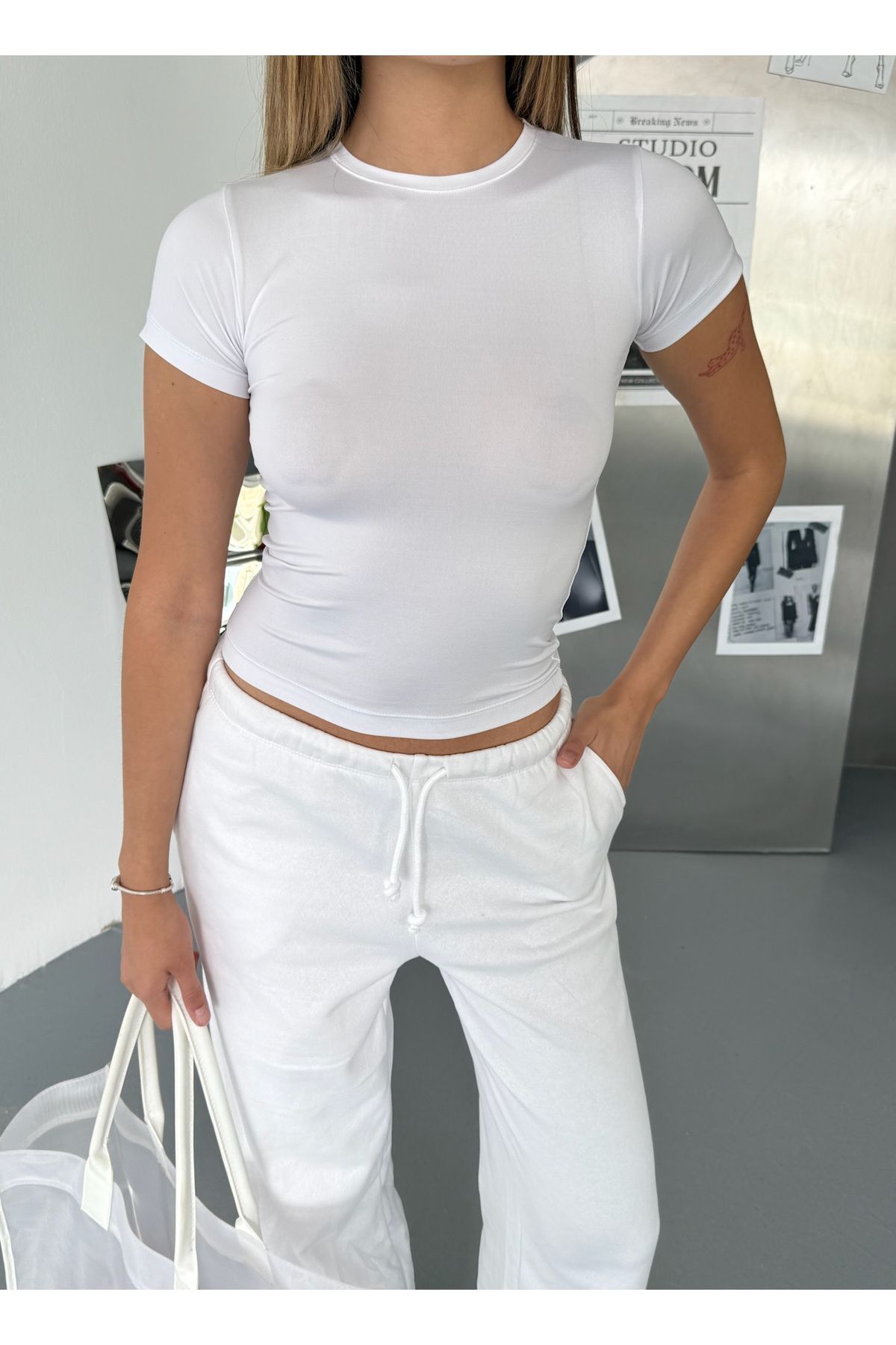 Kadın Beyaz Bisiklet Yaka Body T-shirt